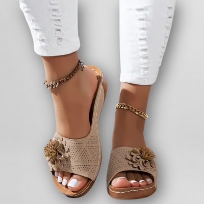 Marianne | Sandalen mit Blumenmuster