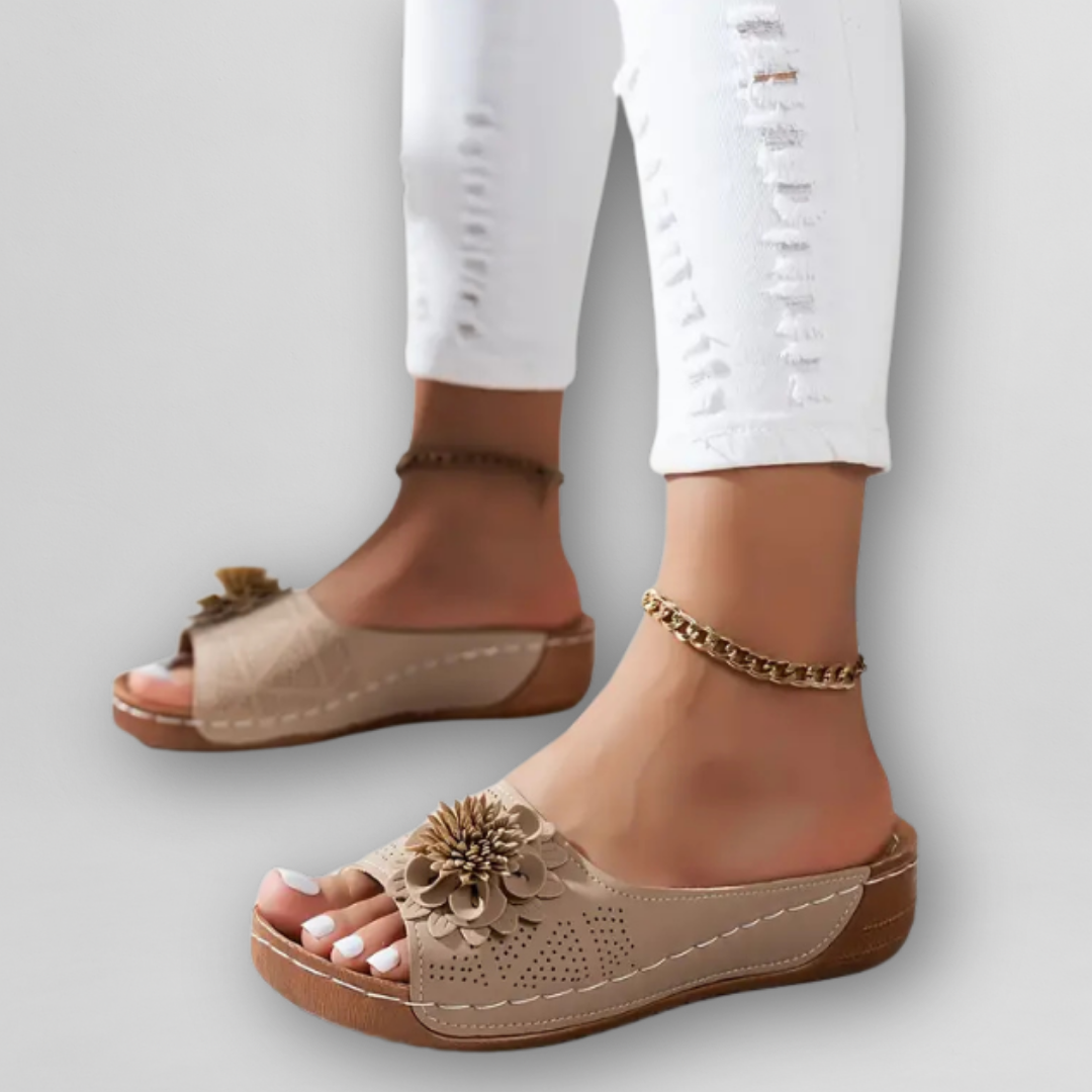 Marianne | Sandalen mit Blumenmuster