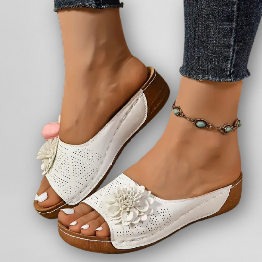 Marianne | Sandalen mit Blumenmuster