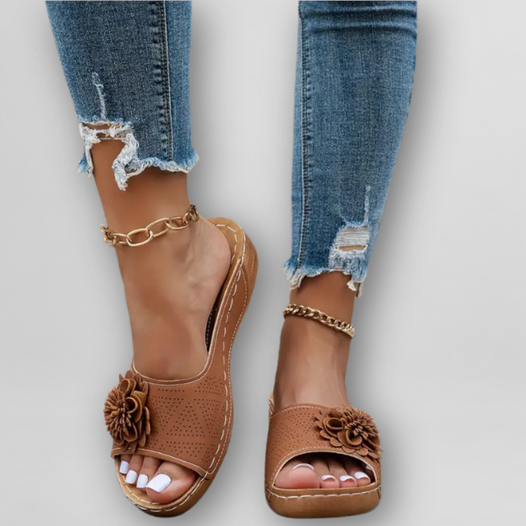 Marianne | Sandalen mit Blumenmuster